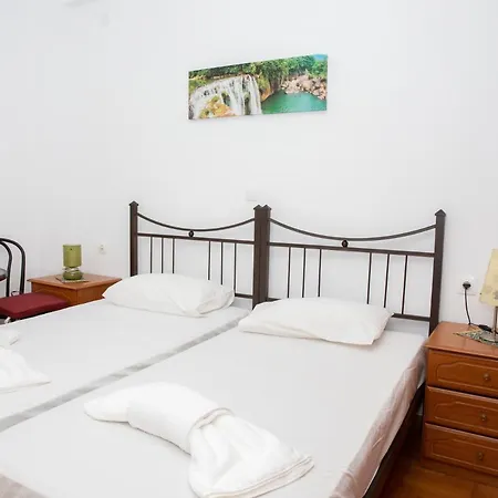 White Heaven Apartment *